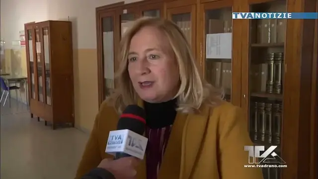 Video thumbnail for Adrano. L’ignobile furto all’Ic ”Bascetta”. L’amarezza della preside D’Amico