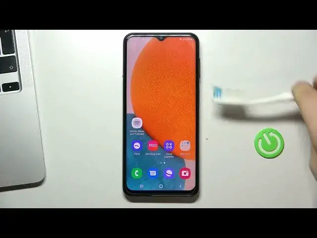 Video thumbnail for How to Clean USB Port By Using Household Items on SAMSUNG Galaxy A23