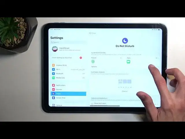 Video thumbnail for How to Enable and Configure the Do Not Disturb Mode on the iPad 10th Gen (2022)