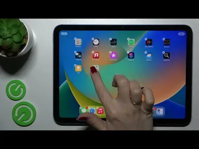 Video thumbnail for How to Create and Manage the Home Screen Folders on the iPad 10th Generation (2022)