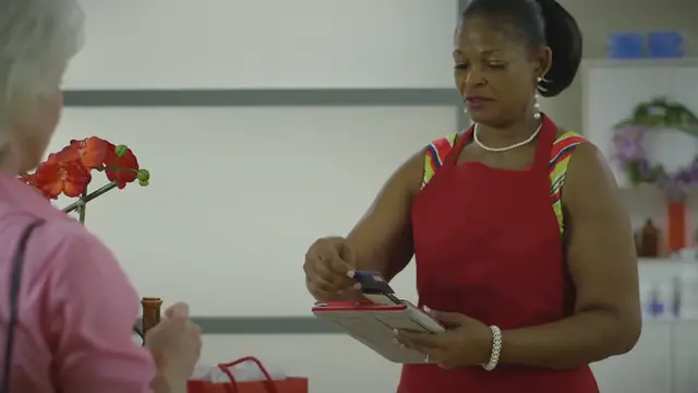 Video thumbnail for VistaPrint vs. Moo: Which Business Card Provider is Best for Your Brand?