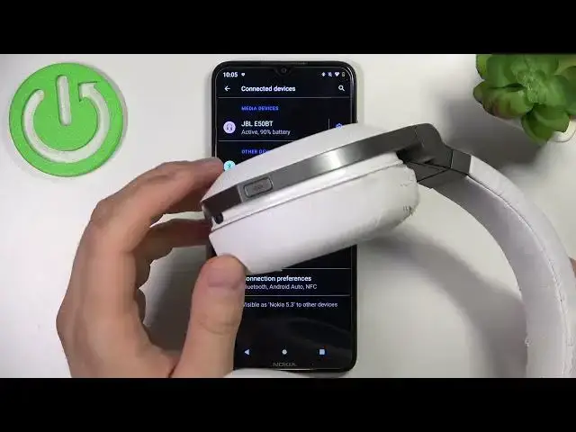 Video thumbnail for How to Power On / Off JBL Synchros E50BT?