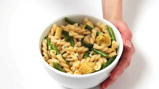 Video thumbnail for Lemony Artichoke Pasta Salad recipe