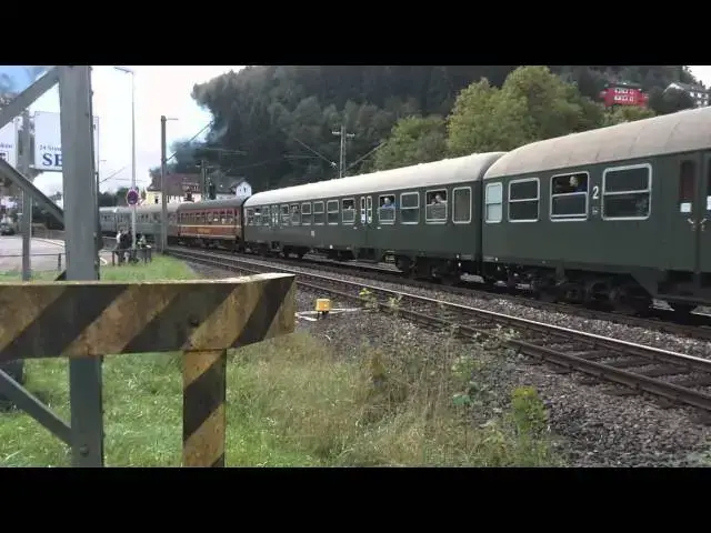 Video thumbnail for Schwarzwaldbahn :   Triberg Bahnhofsfest Ausfahrt Sonderzug in Richtung St. Georgen