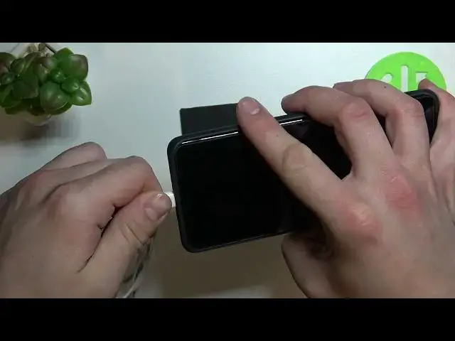 Video thumbnail for OnePlus 10 Pro - How To Connect Headphones