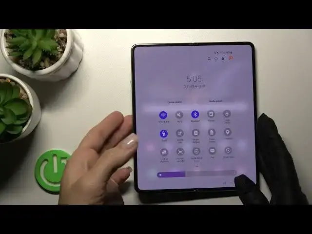 'Video thumbnail for How to Turn On Flashlight in SAMSUNG Galaxy Z Fold 4 – Flashlight Management'