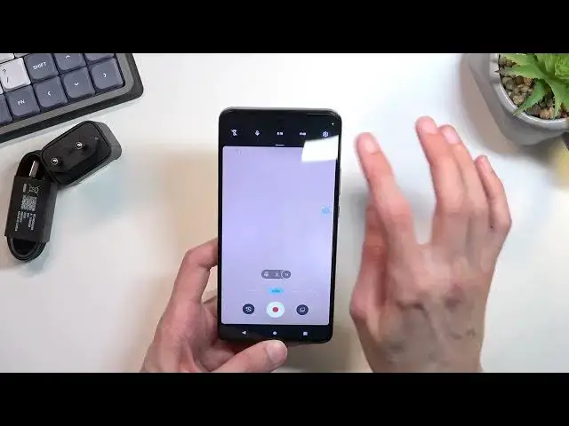 'Video thumbnail for Motorola Edge 30 UNBOXING | What comes with Motorola?'