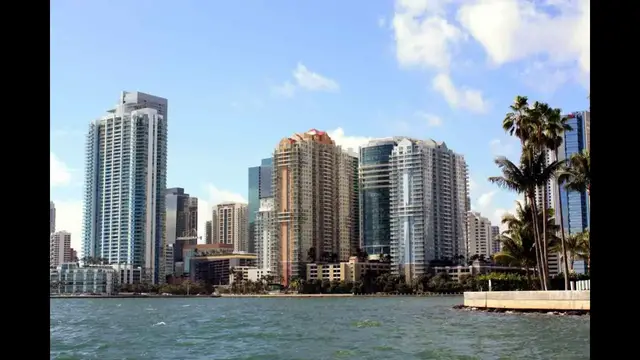 Video thumbnail for Per Zodiac durch die Gewässer von Miami