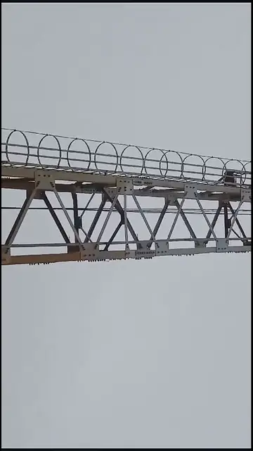 Video thumbnail for पिता को इंसाफ न मिलने से नाराज बेटा मोबाइल टावर पर चढ़ा