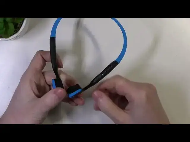 Video thumbnail for How to Power On & Off AfterShokz Trekz Titanium?