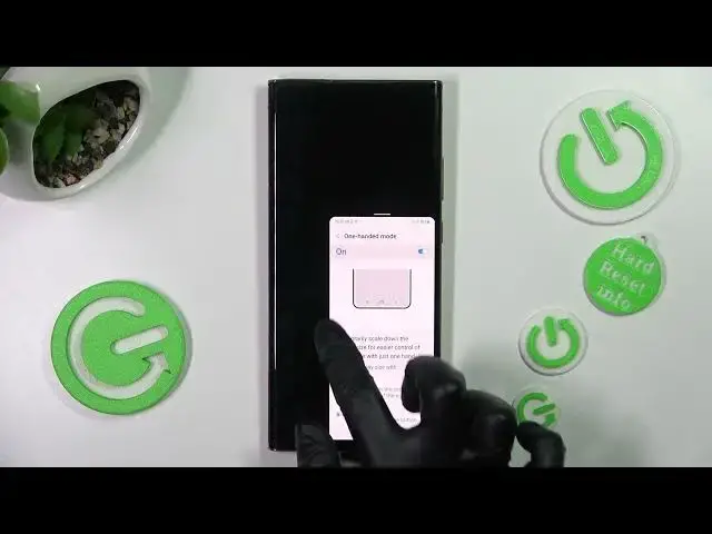 'Video thumbnail for How to Enter One Handed Mode on SAMSUNG Galaxy Note 20 Ultra'