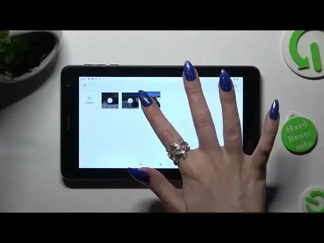 Video thumbnail for Add Pictures and Photos to a Text Message - Navitel T787 4G