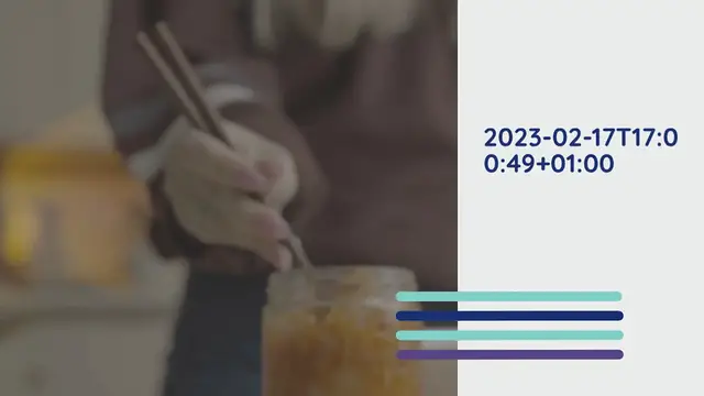 Video thumbnail for Kimchi Eomuk Kalguksu / Nouilles coréennes au kimchi et aux fish cakes / 김치어묵칼국수