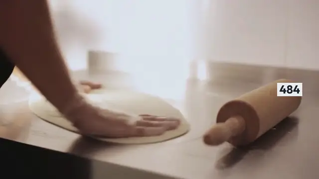 Video thumbnail for Garlic Toast Pizzas Recipe