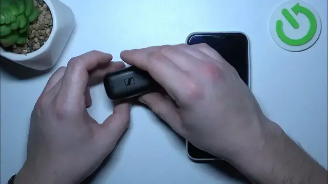Video thumbnail for Stay Charged: Checking Battery Level on Sennheiser CX Earbuds!