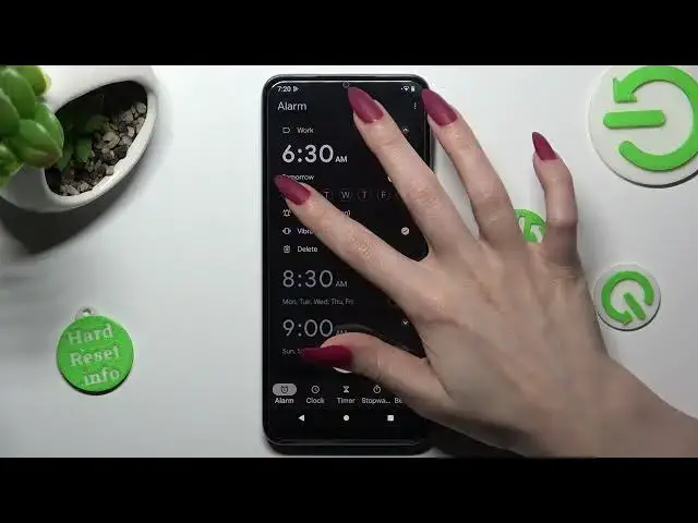 Video thumbnail for How to Set Up Alarm Clock on MOTOROLA Moto E13