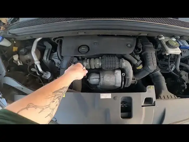 Video thumbnail for Where is Engine Oil Level Dipstick in Citroen C4 Picasso II (2013–2018) | Measure Engine Oil Level