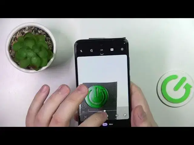 'Video thumbnail for How to Use Camera Pro Mode on MOTOROLA Moto G13'