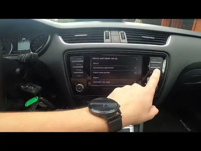 Video thumbnail for How to Enable or Disable Synchronous Mirrors Adjustment in Skoda Octavia III ( 2013 - 2020 )