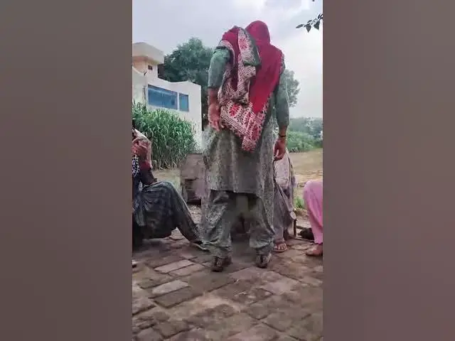 Video thumbnail for छोड़ दे कपट मन शिव रट ले, ताई ने गाया मस्त भजन खेत में #happy_lokgeet #हरियाणवी #हरियाणवीभजन