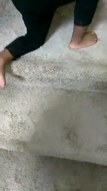 Video thumbnail for Rontryelle carry on balloon to her room.