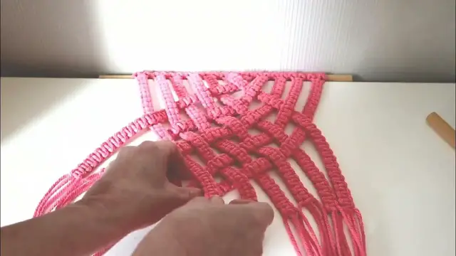 'Video thumbnail for Tuto macramé mural pour débutant'