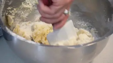 'Video thumbnail for Cómo cocinar unos alfajores de maicena sin gluten por Maru Botana'
