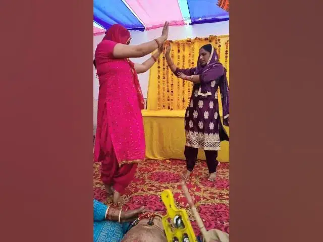 Video thumbnail for हरियाणे की दो दो छओरीयो ने करा नाचन में तोड़#happy_lokgeet #trending #viral #डांस #ahir