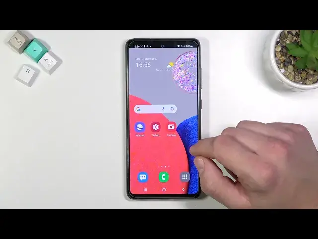 'Video thumbnail for How to Remove and Restore Messages Icon From Screen in SAMSUNG Galaxy A52'