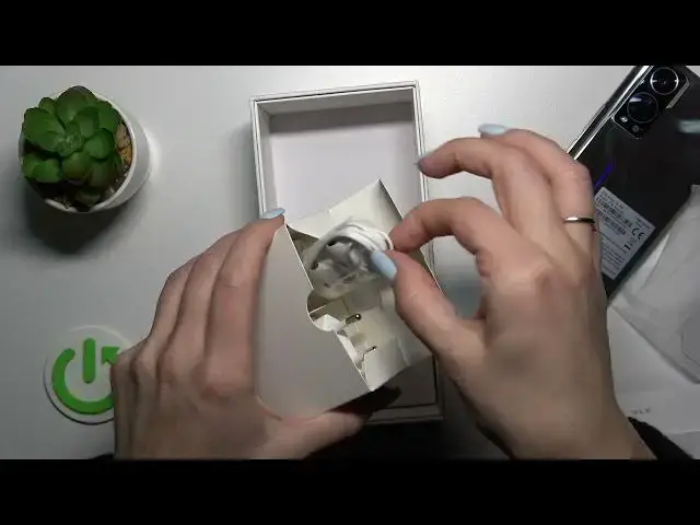 Video thumbnail for Does ZTE Axon 30 5G Comes With Earbuds