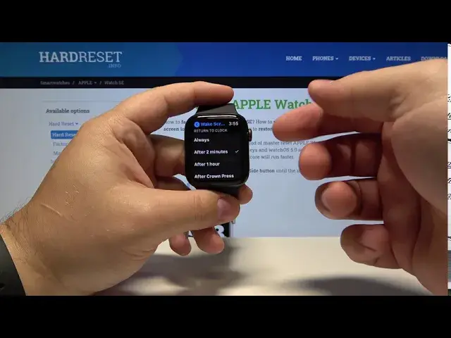 Video thumbnail for How to Personalize Wake Screen in APPLE Watch SE – Display Customization