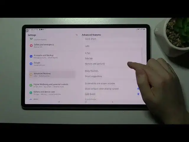 'Video thumbnail for How to Change Screen Recorder Sound Settings in SAMSUNG Galaxy Tab S8+'