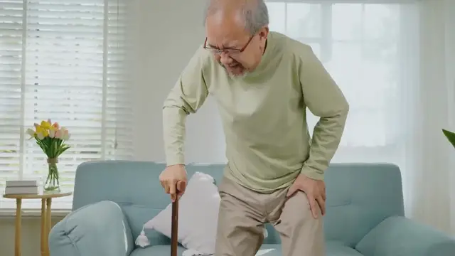 Video thumbnail for AARP vs. Competitors: Which Senior Membership Plan is Best?