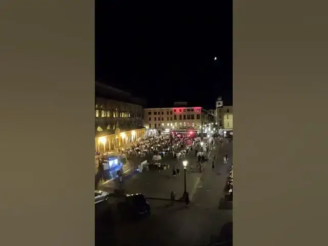 'Video thumbnail for Cena sotto le stelle in Piazza della Frutta a Padova ✨'