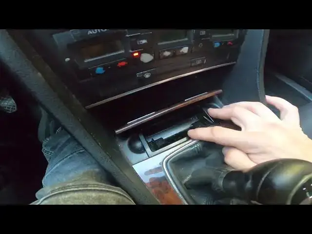 Video thumbnail for How to Eject Ash Tray in Audi A4 B6 ( 2000 – 2006 ) | Empty the Ash Tray