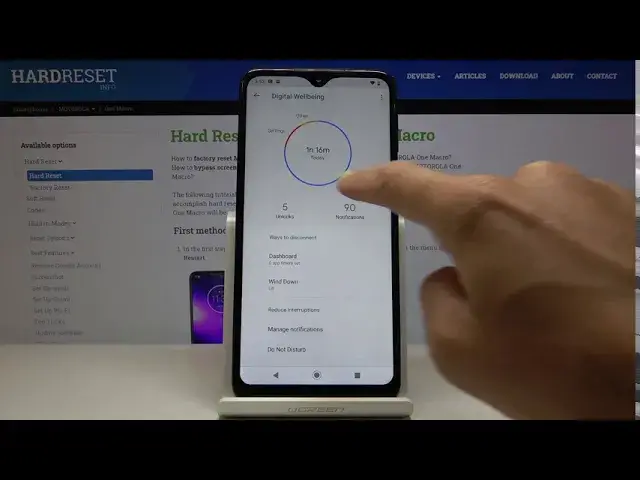 'Video thumbnail for How to Check Total Screen Time in Motorola One Macro - Detect Onscreen Time'