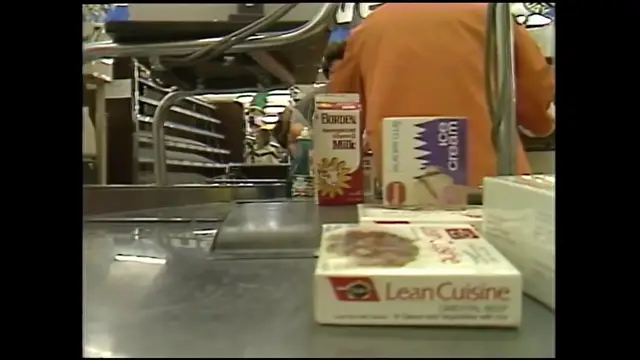 Video thumbnail for Chatham's grocery store in Detroit in 1982