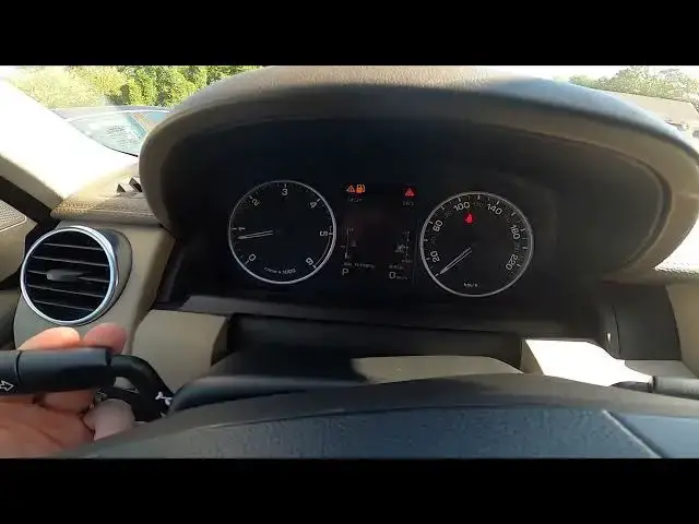 Video thumbnail for How to Navigate Through the Speedometer Display Land Rover Discovery IV ( 2010 – 2016 )