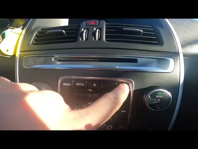 Video thumbnail for How to Enable or Disable Screen Saver in Volvo XC60 I ( 2008 – 2017 )
