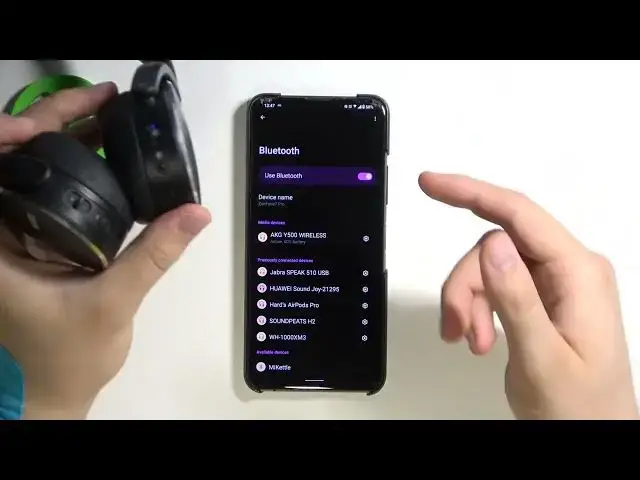 Video thumbnail for How to Power On / Off AKG Y500?