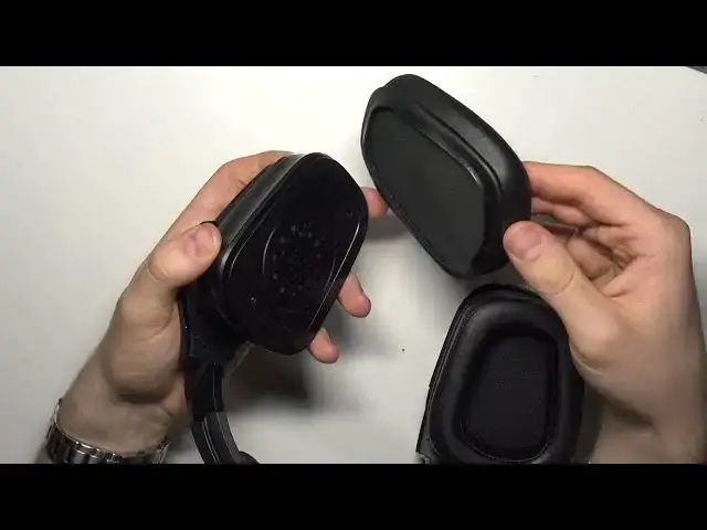 Video thumbnail for How to Change Ear Pads on Logitech G935?