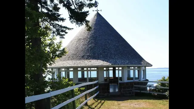 Video thumbnail for Minister Island - eine Insel, die nur bei Ebbe per Auto erreichbar ist