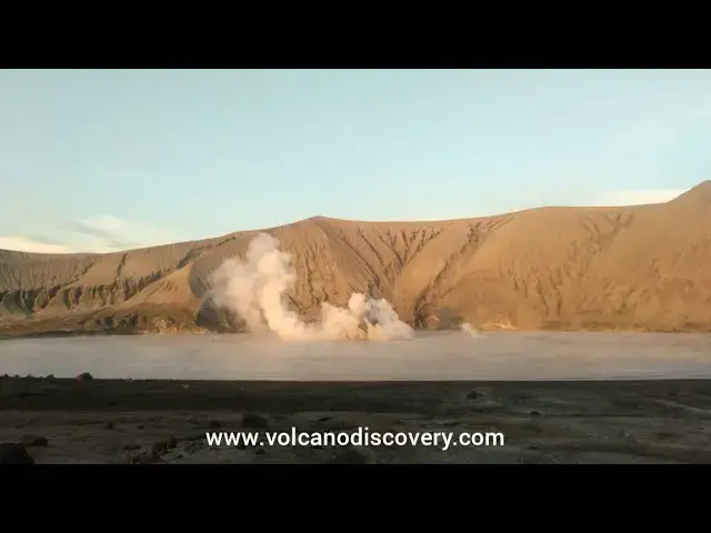 'Video thumbnail for Anak Krakatau Surtseyan Eruptions on mid November 2019'