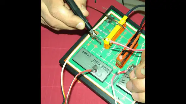 Video thumbnail for Una explicación fácil de entender del electromagnetismo