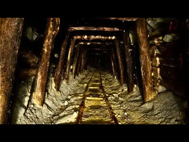 Video thumbnail for Man Finds Hidden Gold Mine Beneath The Surface When He Was Inspecting His House !
