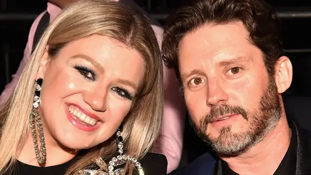Video thumbnail for The Loss Of Kelly Clarkson's Ex Adds To Her Long List Of Tragedies