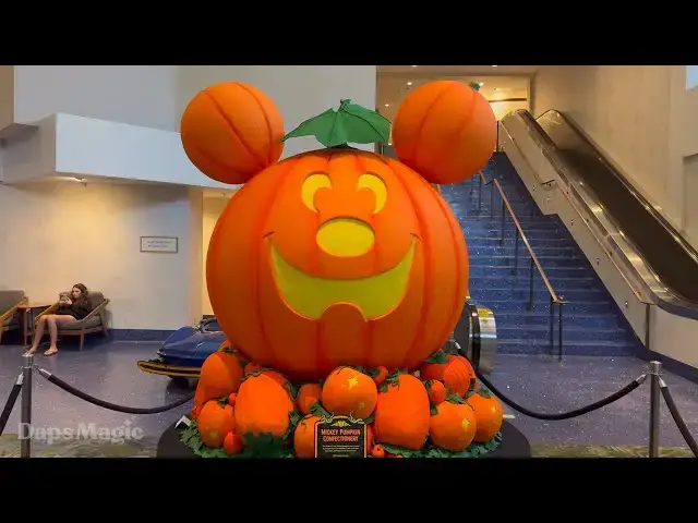 'Video thumbnail for Mickey Mouse Jack-O-Lantern Confectionery | Halloween Time at Disneyland Hotel 2025 4K'