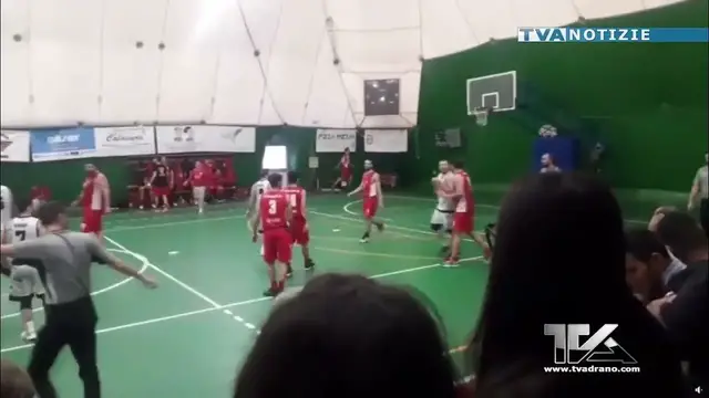 Video thumbnail for Basket. Adrano vince gara 1 della finalissima regionale di serie D con Caltanissetta. Nisseni battut