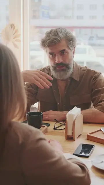 Video thumbnail for ¿Como hablas? Reflexiones cristianas cortas