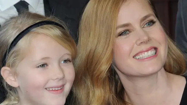 Video thumbnail for Amy Adams' Daughter Is Growing Up To Be Gorgeous